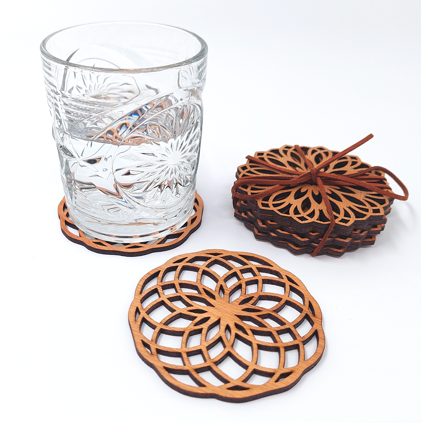Houten geometrische onderzetters - Design onderzetters hout - Trendy houten onderzetters - Design-houten tafelaccessoires