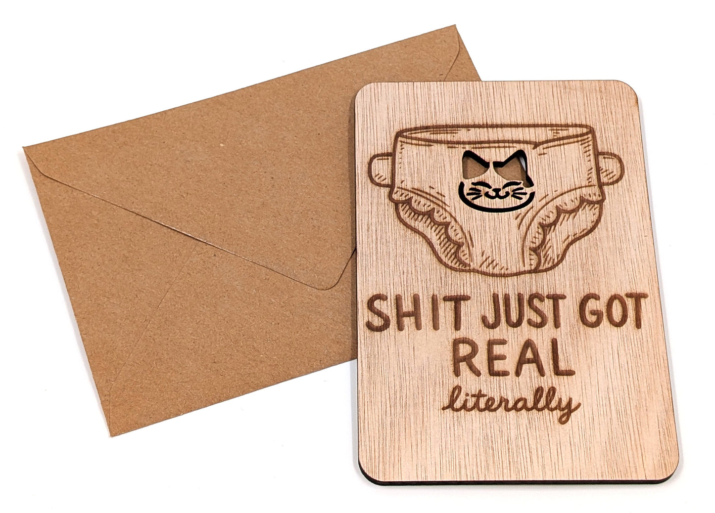 Houten geboortekaart – grappige babykaart – “Shit just got real” – originele houten felicitatiekaart met envelop