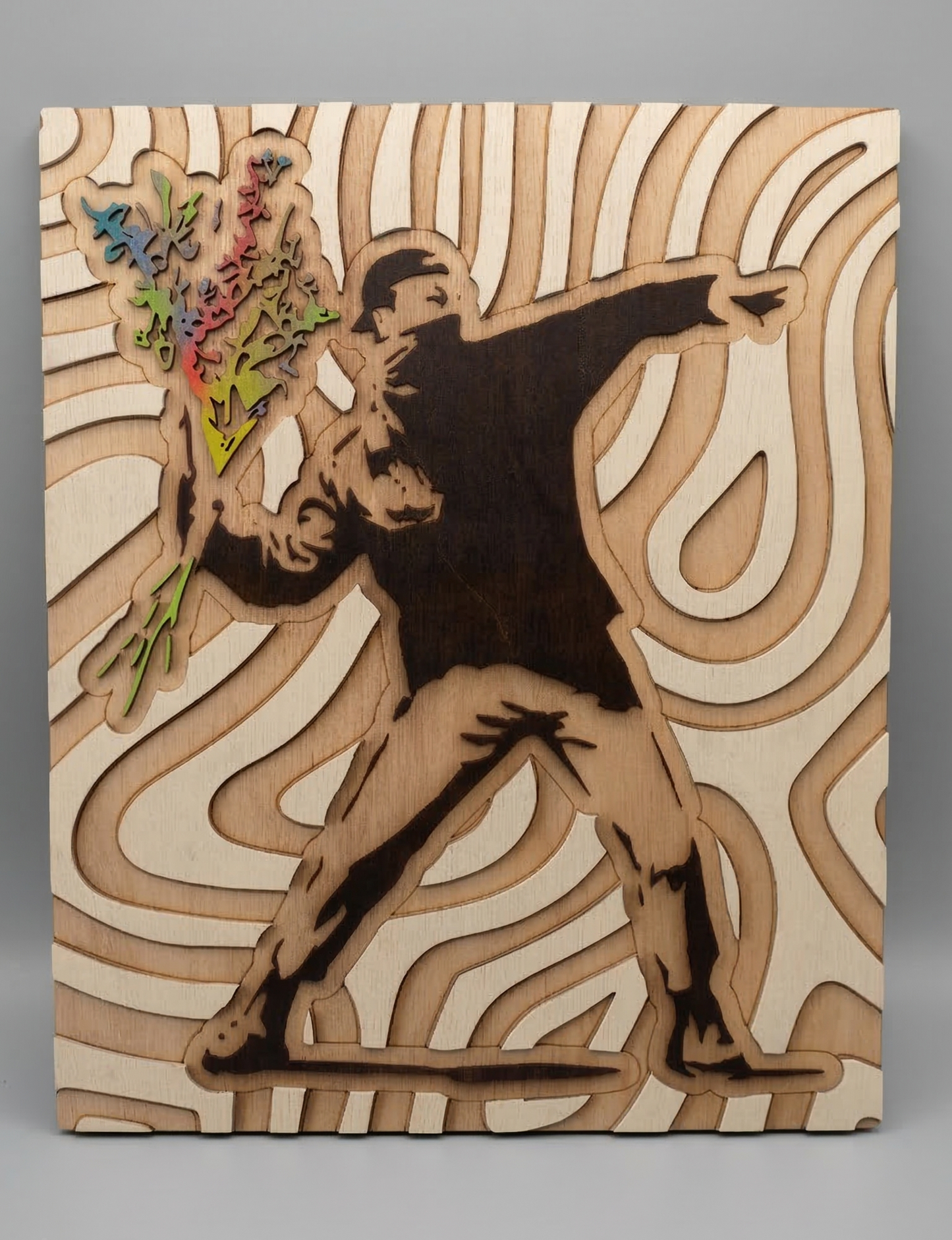 Flower thrower banksy hout
